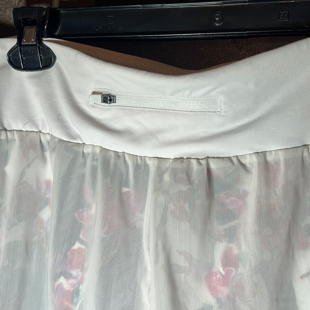 Layered Fabletics Shorts - Picture 4 of 5